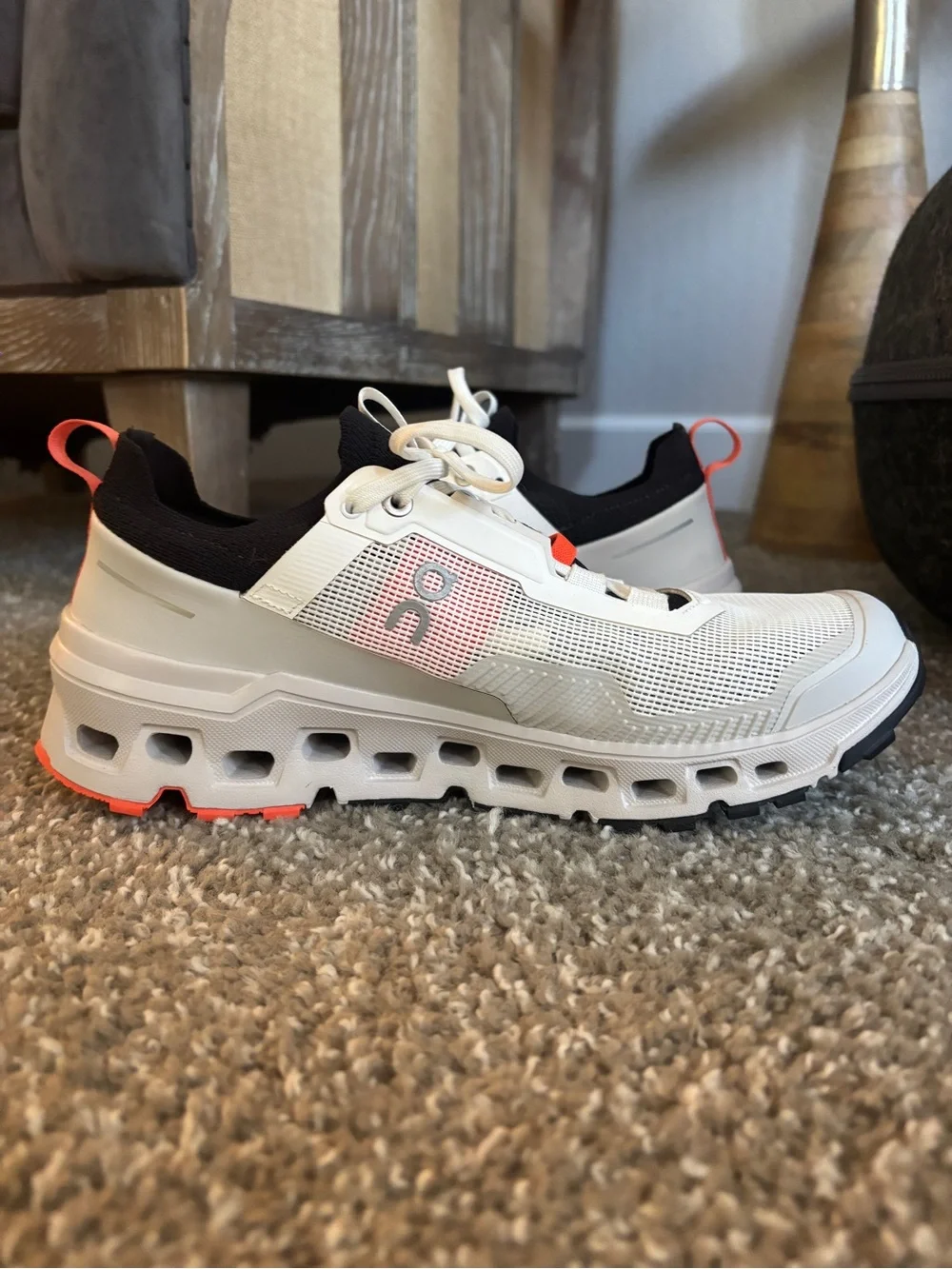 On Running Cloudultra 2 Shoes - Picture 2 of 8